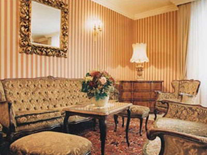 Henri Hotel Wien Siebterbezirk فيينا المظهر الداخلي الصورة